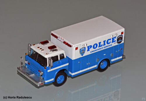64-NYPD-ESU-Ford-Umbau-HR-1.jpg