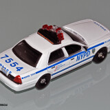 64-NYPD-Ford-Crown-Vic-2001-2