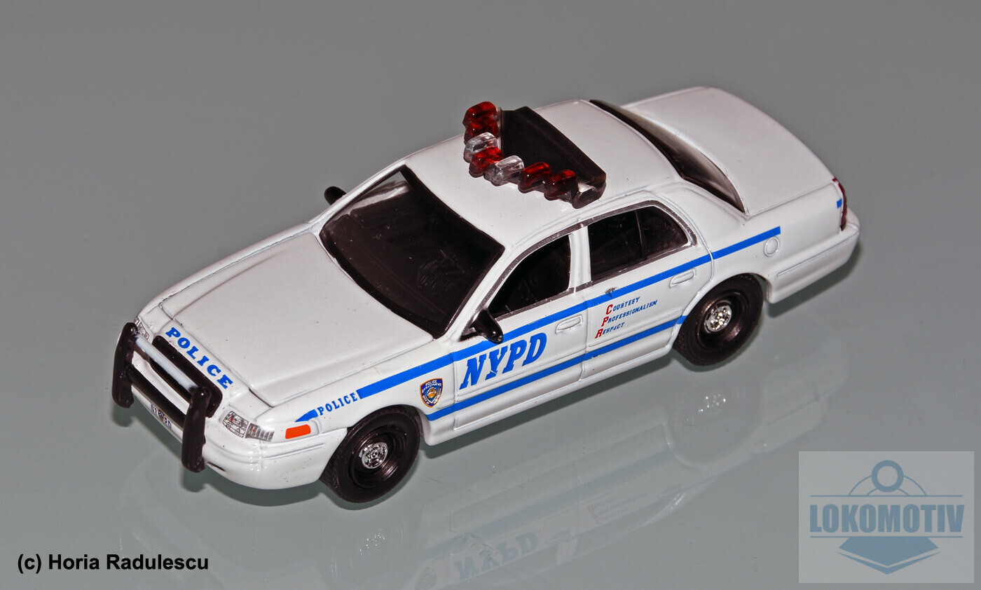 64-NYPD-Ford-Crown-Vic-2011-1.jpg