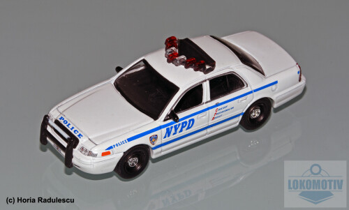 64 NYPD Ford Crown Vic 2011 1
