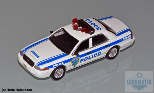 64 PAPD Ford Crown Vic 2003 1