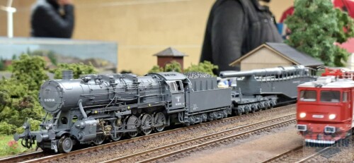 CU-TRENUL-PRINTRE-CARTI.-Trenuri-prin-Ilva-Mica.-8.jpg